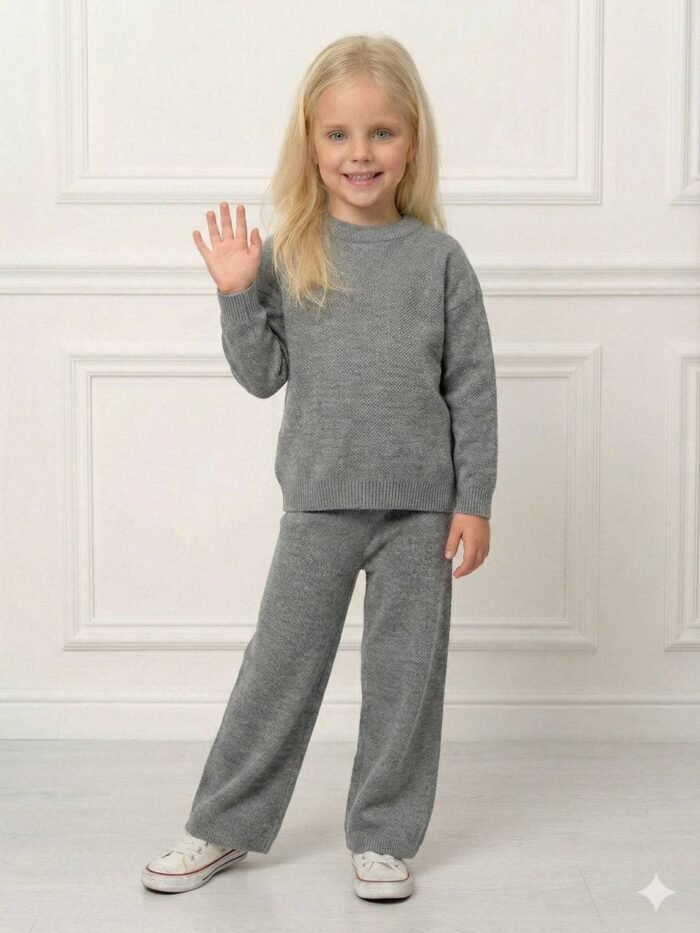 Laisvalaikio kostiumėlis SOFT KNIT